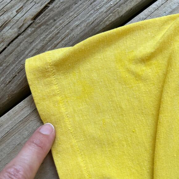 Women's Vintage 70's Era Yellow Farrah Fawcett Iron-On Tee Size XS - Picture 5 of 7